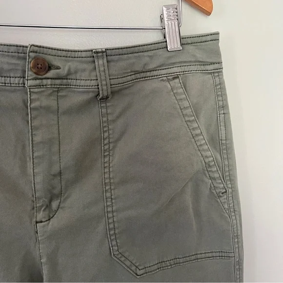 GAP Girlfriend Khaki Green Chinos Pants Relaxed Fit - Picture 4 of 9
